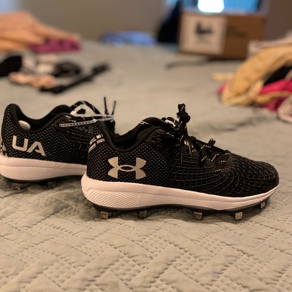 Under Armour Women's Glyde 2.0 Mt Softball Shoe